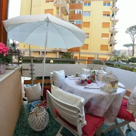 Fuer 6 Personen Ca 95 Qm In Viareggio, Toskana Provinz Lucca 아파트 비아레지오