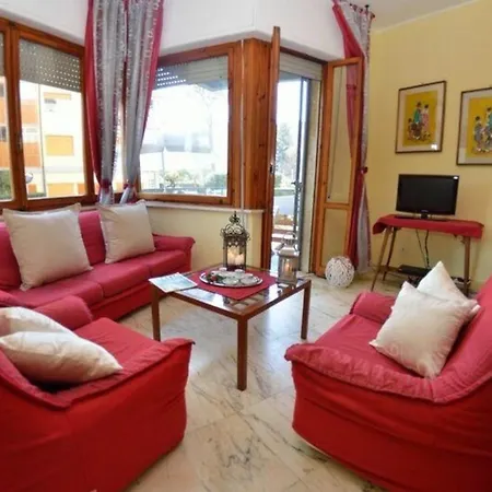 Apartment Fuer 6 Personen Ca 95 Qm In Viareggio, Toskana Provinz Lucca