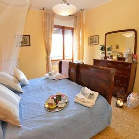 Fuer 6 Personen Ca 95 Qm In Viareggio, Toskana Provinz Lucca Viareggio